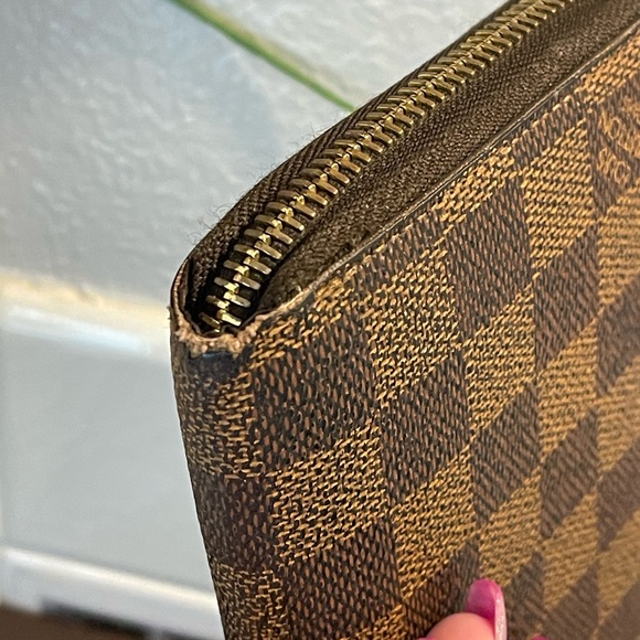 Louis Vuitton Zippy Wallet - Picture 7 of 13